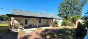 Image of Lakeside Highlands Guesthouse- Close to parks, shopping, and dining!