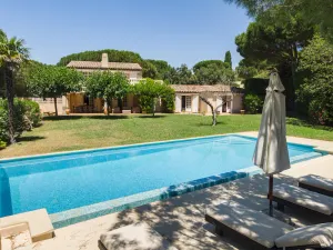 Image of Magnifique villa avec piscine au milieu des vignes avec piscine