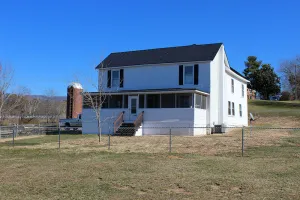 Image of Gala Farmhouse Vacation Rental