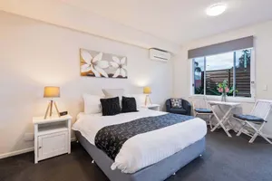 Image of Myola - Modern Studio on Huskisson Main Street By Nautilus Apartments Jervis Bay