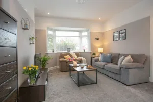 Image of Large Modern House - Central Location- Parking