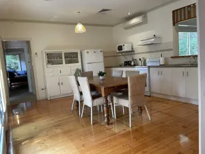 Image of Cosy 2BR cottage in the heart of Halls Gap.