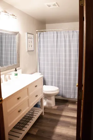 Image of 2 Bedroom, 1 Bathroom Convenient Green Bay Getaway