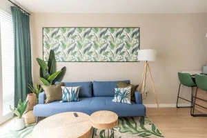 Image of Palm Theme\/ King Bed\/ Paid Garage\/ 55\" 4K Smart TV