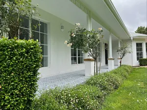 Image of Grounds of Robertson. Stylish and Exclusive.