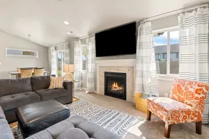 Image of Hot Tub & Sauna, Sleeps 8, SW Caldwell, Vallivue
