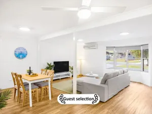 Image of 4Beds \/ Near water \/ Pool & Forest Views@Orminston