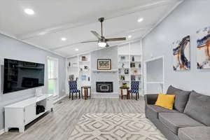 Image of Home Sweet Hayden - 4 beds\/3 Full Bath in East End