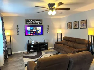 Image of Comfy 3 Bed 2 Bath EZ Access To Santa's Wonderland