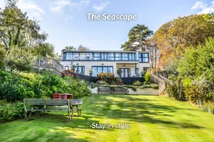 Image of The Seascape, luxury 3 bed apartment with panoramic sea views, garden & hot tub