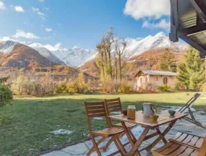 Image of Cocoon with garden and beautiful mountain view