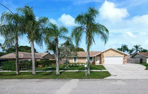 Image of Beautiful home, close proximity to golf, shopping, dining, parks and hospitals