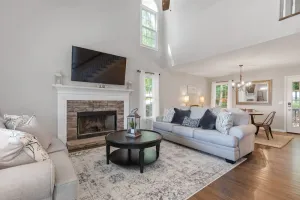 Image of Cozy Getaway: Extended Stay, 5BR Open Air Near DT