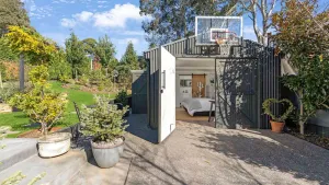Image of The Hen's Den, Moss Vale