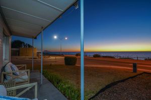 Image of OCEA84 - Quinns Beach Shack: Ocean Views