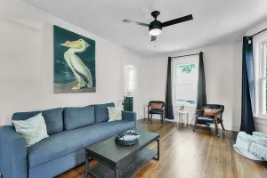Image of 5-Star Zoo Stay w\/Full Kitchen & Self Check-In