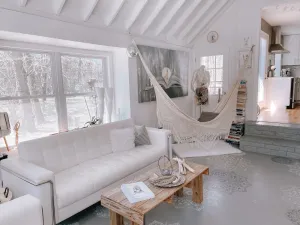 Image of Artist Studio Retreat (20 mi. from Nashville)