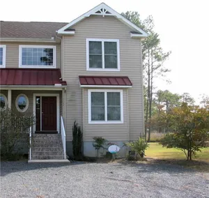Image of Summer Sails -Waterfront, 3BR duplex LINENS AND TOWELS PROVIDED