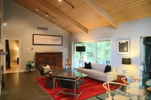 Image of (2 Nt Min!) Beautiful Home Close To Lake Beach and National Park!