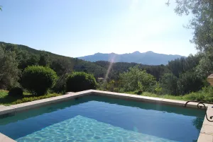 Image of Bastidon in the heart of the Garlaban hills with breathtaking views of the Sainte Baume mountain range