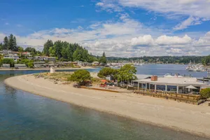 Image of NEW- Amazing Lighthouse  Beach  Waterfront Homes sleeps 14