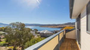 Image of Lakehaus 2 of 11 Rainbow Drive