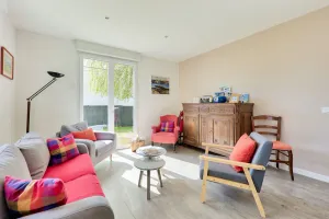 Image of House for 8 - Garden - Near by beaches