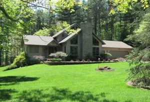 Image of Acorn Lodge Private Riverfront & Trails is an exclusive Retreat & Reunion venue.