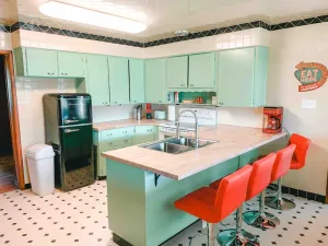 Image of Farm Ranch\/Huge Hot tub\/Retro\/Solar\/15 Downtown