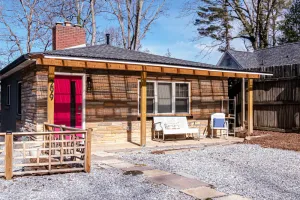 Image of Adorable bungalow 1 mile from downtown Hendersonville!