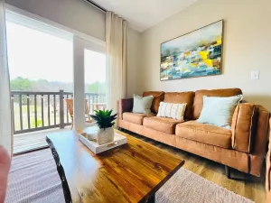 Image of The Cleveland, 2BR Modern Condo by VelvetDitchVillas