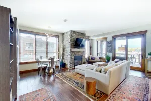 Image of Beautiful Mountain Condo Near Ski Resort w\/Shared Pool\/Hot Tub, WiFi, AC, & W\/D