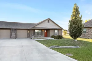 Image of Newly remodeled duplex Unit B, centrally located duplex, perfect for you!