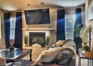 Image of 2 King Rooms+2 Queen Rooms~ Spacious Yard~ 15mins to FLW gate.