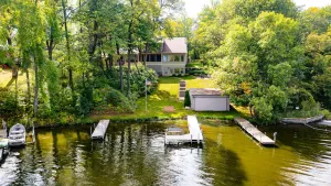 Image of Spacious lakeside retreat