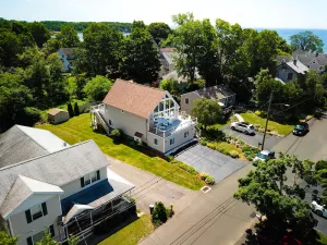 Image of Spacious Modern Beach House, perfect for families and groups up to 12