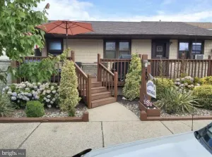 Image of Spacious 2-bedroom apt in the Crest
