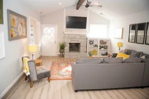 Image of Beautifully Remodeled 3-Bedroom Cozy Home!!