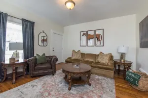 Image of This bungalow is a 2 bedroom(s), 1 bathrooms, located in Lexington, KY.
