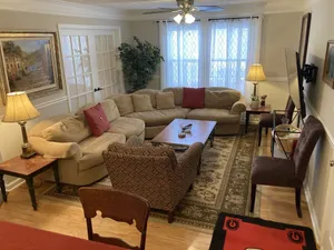 Image of Spacious 3 Bedroom 2 bath Condo close to Five-points in Athens