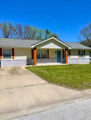 Image of Cozy Modern Farmhouse that Sleeps 8
