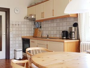 Image of Cozy, detached vacation home with fireplace
