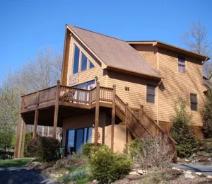 Image of Immaculate Cedar Wood-Sided Cabin in Cascade Mountain Resort w\/ Dramatic Views