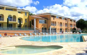 Image of Suite Equipée ! Accès Bain à Remous et 3 Piscines