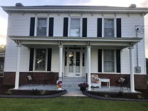 Image of 2 story farm house just off 795, sleeps 10+