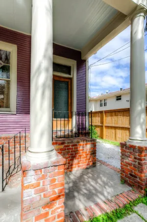 Image of 1BR Sleeps 2-4, GREAT UPTOWN LOCATION!