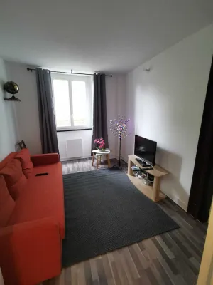 Image of Spacious apartment near RER C station
