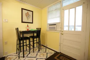 Image of Pineapple Paradise: EPH, Close to Downtown, Beach!