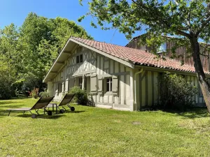 Image of Large **** family house in the middle of a huge centennial park near ocean and golf course