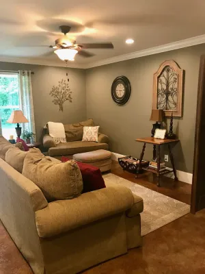 Image of NO PETS. fully furnished, sleeps four. Beautiful retreat and close to town.